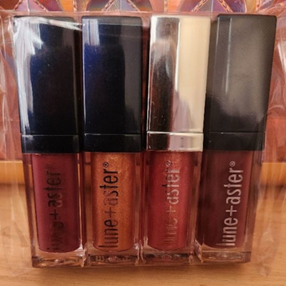 Lune+Aster Mini Lip Gloss Set - Picture 4 of 6